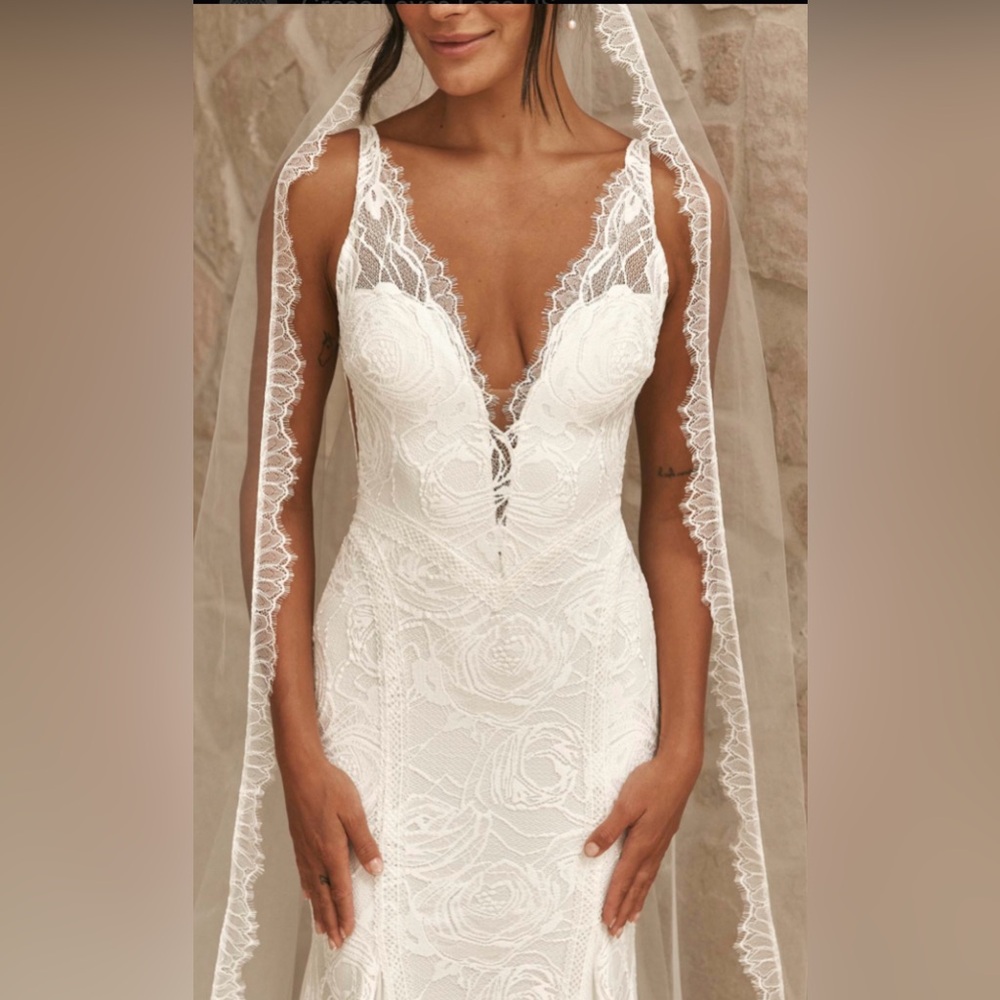 Grace Loves Lace Lumi Veil